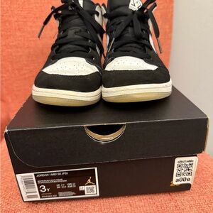 Jordan 1 Mid SE Black and White Shoes